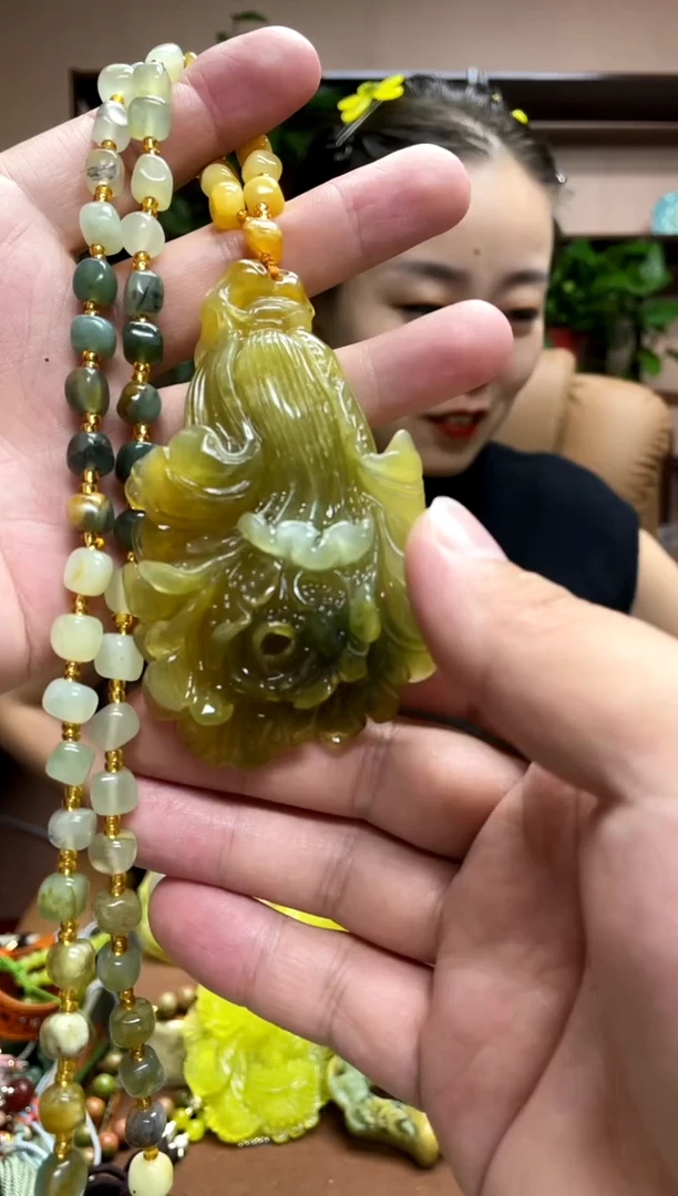 未镶嵌岫玉颈饰唐**。·