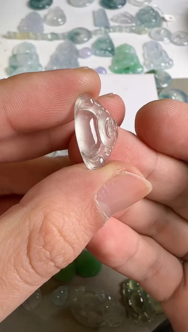 吊坠(不含链)未镶嵌翡翠.