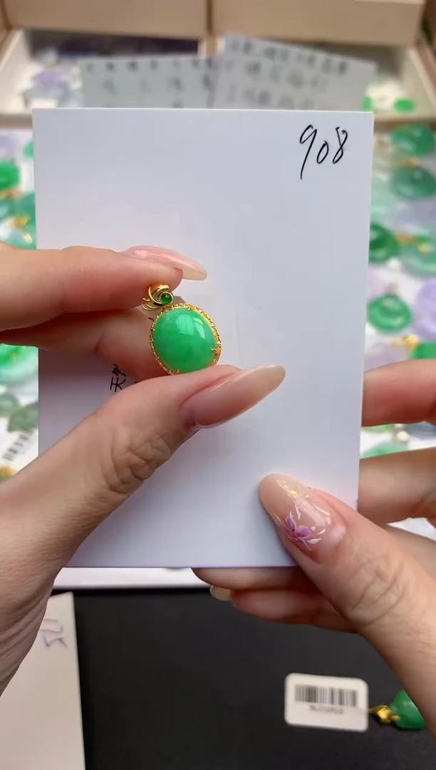 颈饰18K金镶嵌翡翠天然缅甸A货翡翠