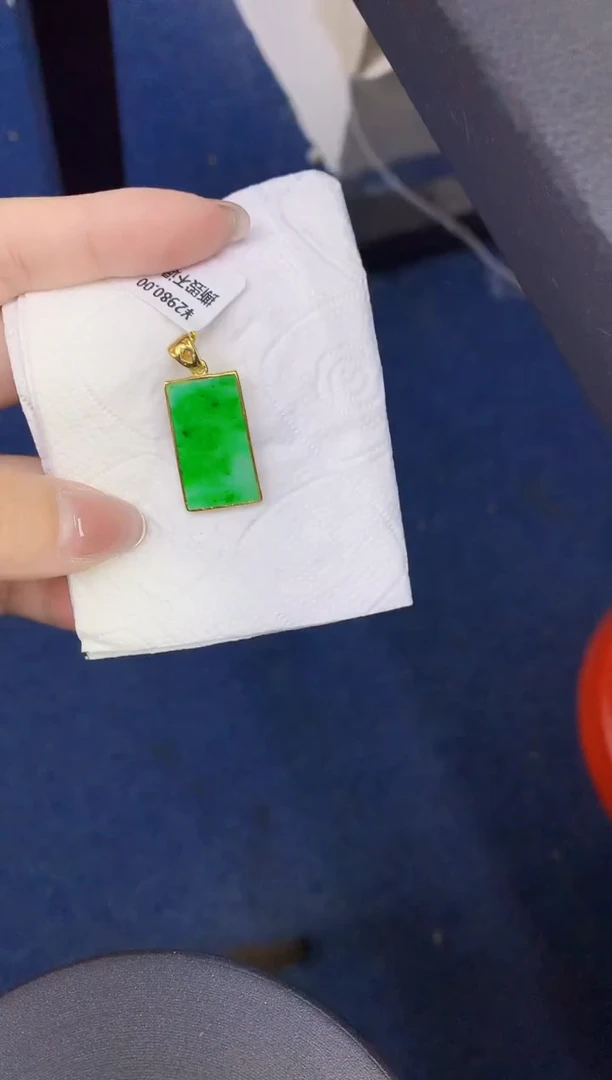 颈饰未镶嵌翡翠缅甸天然翡翠A货
