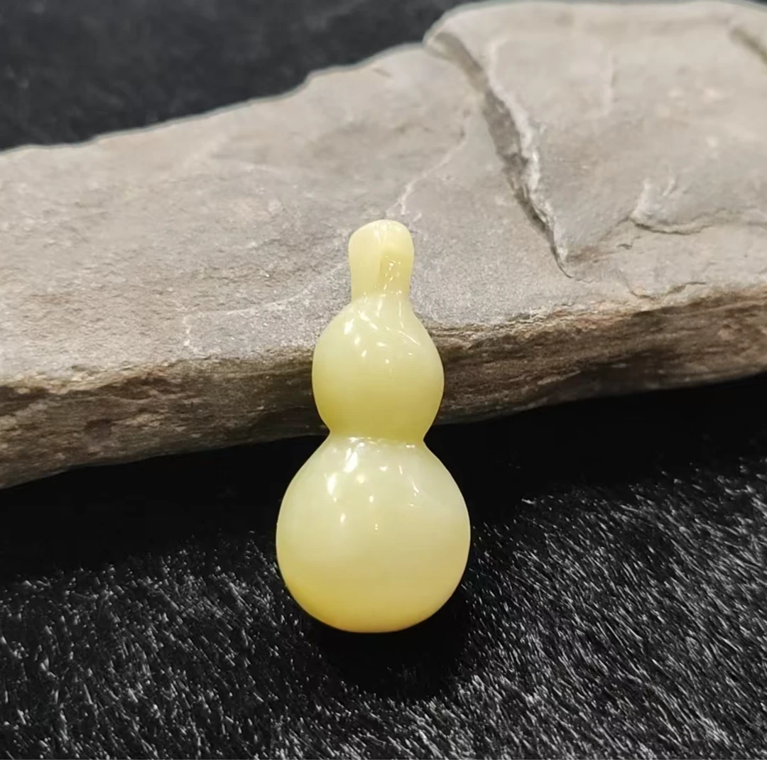 MZ0956黄玉和田玉挂件19.51g
