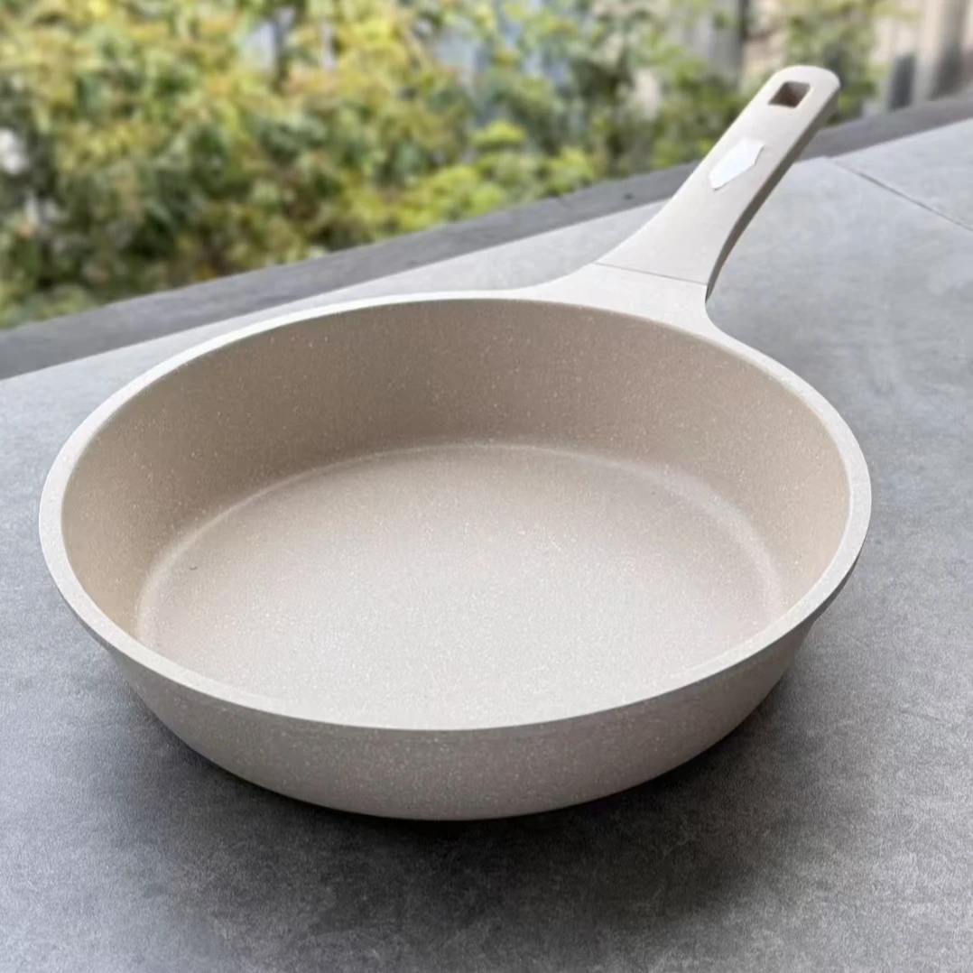 24cm潘通撤柜小卡煎锅无盖家用加厚复底不粘锅高颜值不挑灶微瑕疵