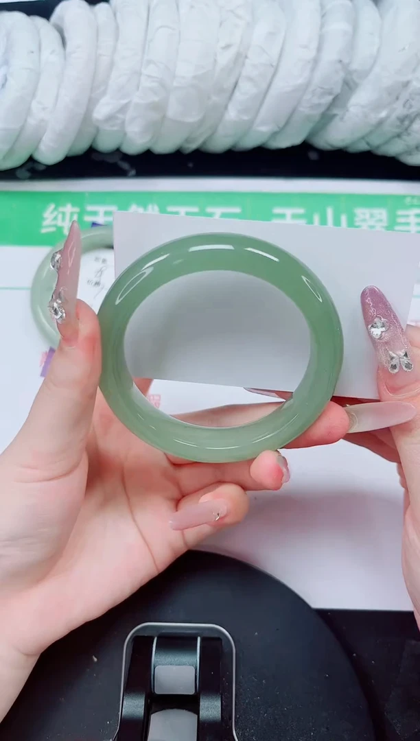 未镶嵌手镯石英质玉105-55/56