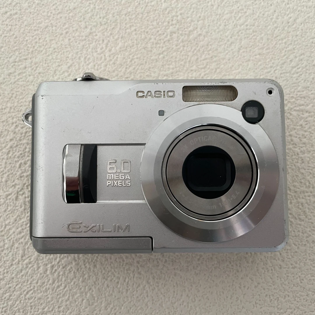 8新 Casio/卡西欧 z110/600万像素3倍光学变焦 ccd相机摄影拍照