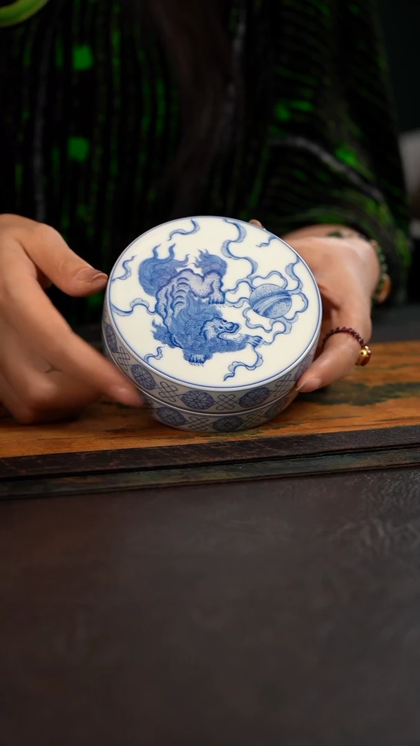 杯聚澜堂狮子绣球烟灰缸