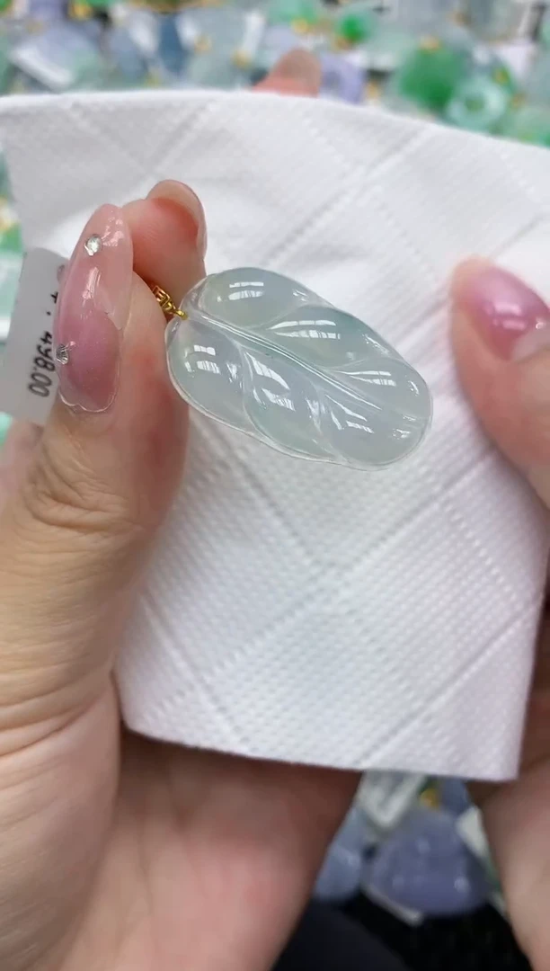 翡翠18K金镶嵌颈饰11111111111