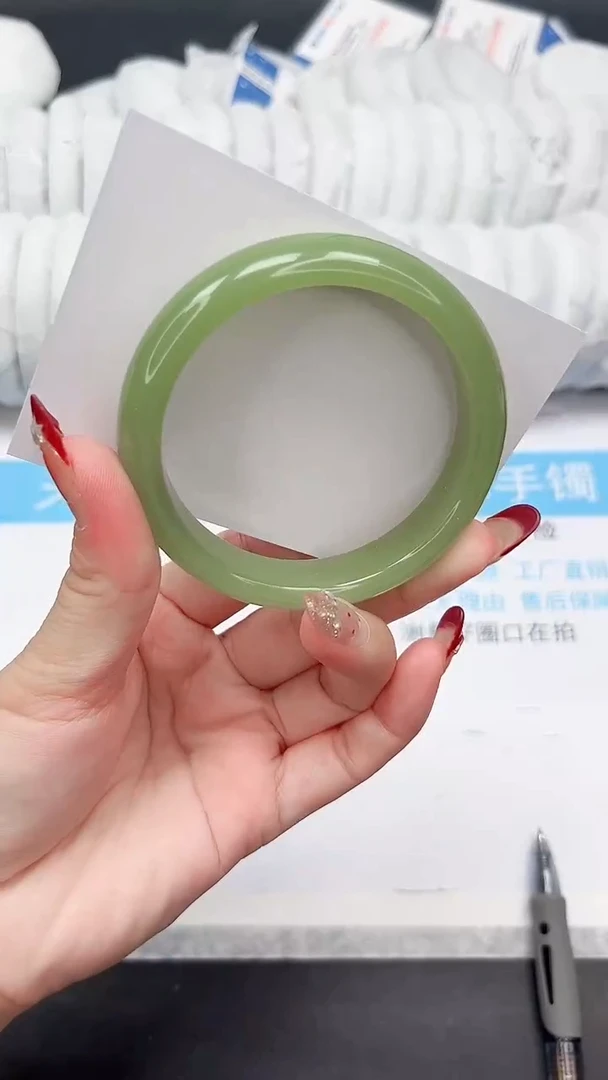 未镶嵌手镯石英质玉158-58NYG