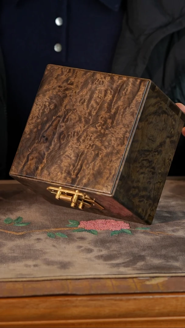 乌木类金丝楠乌木龙胆纹首饰盒