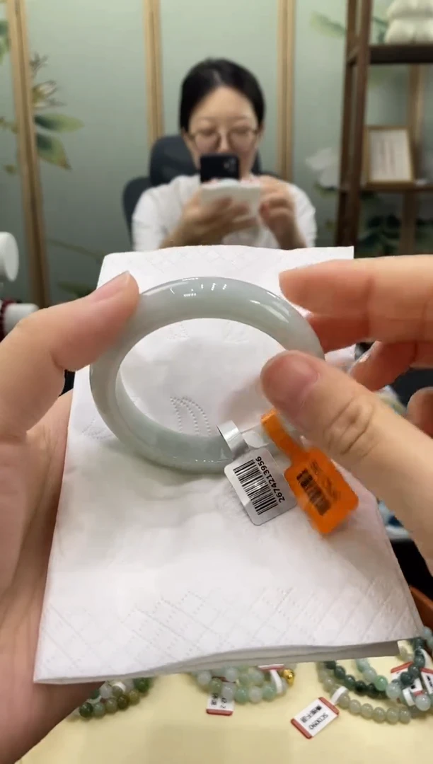 翡翠手镯未镶嵌00000909