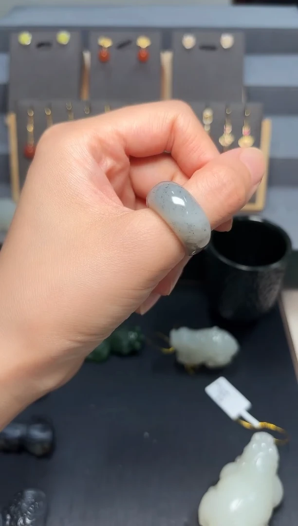 吊坠(赠链)未镶嵌和田玉瓜**瓜青花戒指
