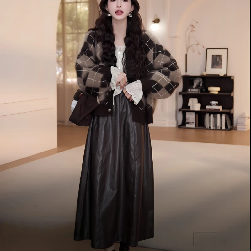 秋季慵懒风宽松V领长袖针织衫外套女2025休闲百搭韩版套装裙皮裙