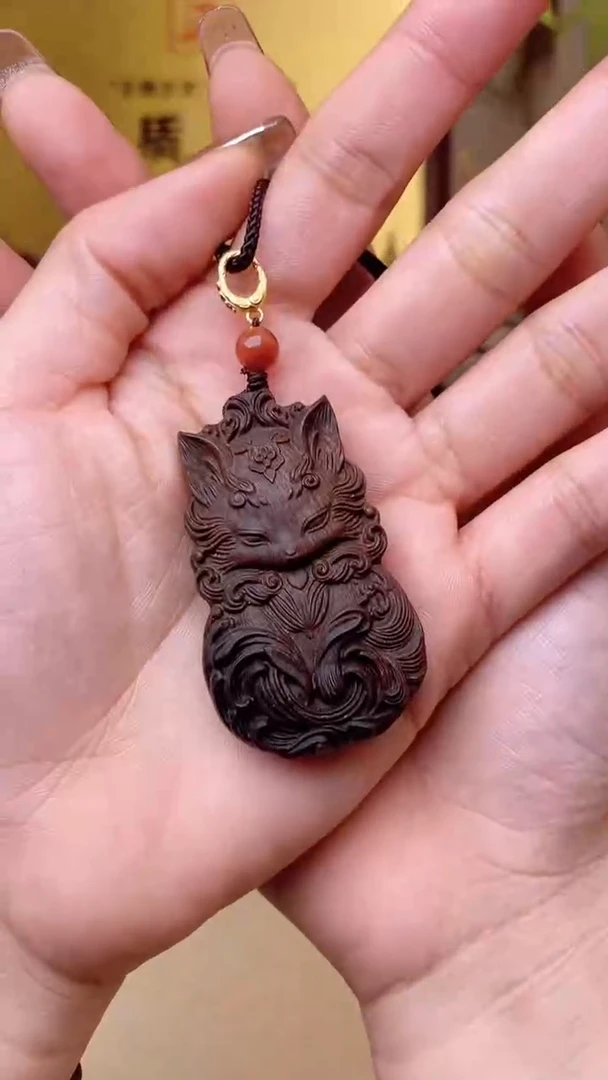 【闪购商品】沉香木吊坠野生芽庄雷料白棋沉水雕刻凤九5.0锁骨链