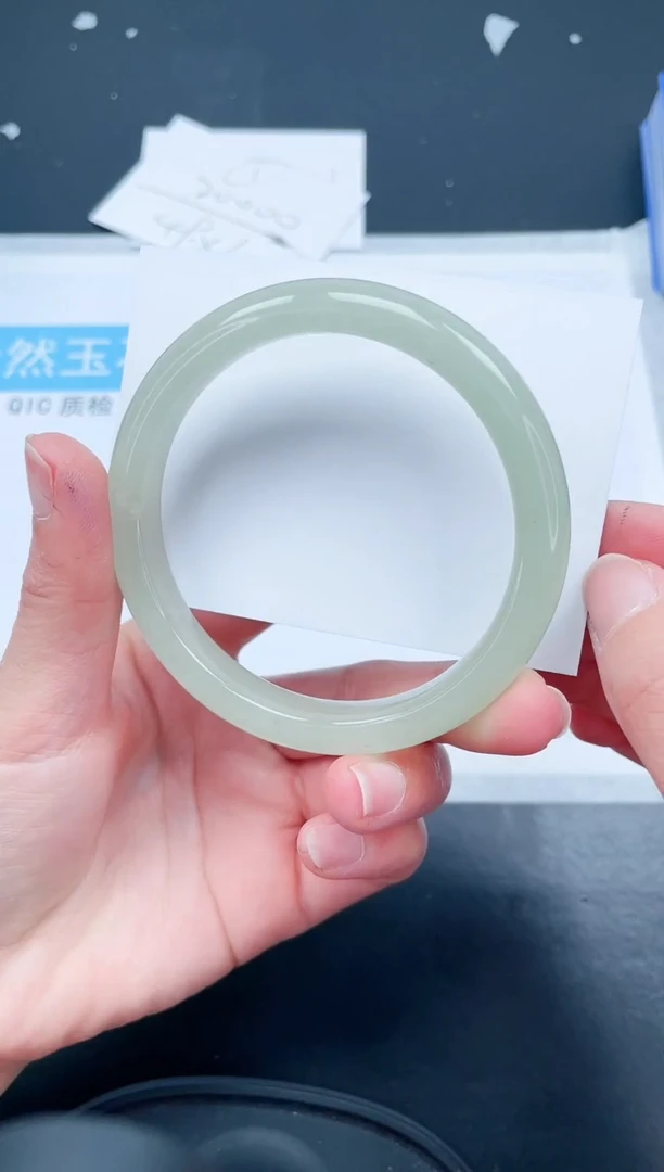 【闪购商品】石英质玉手镯未镶嵌266-65.8