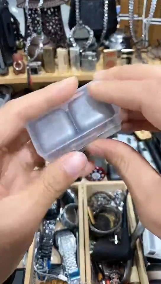 瓷片闪购商品  如图所示