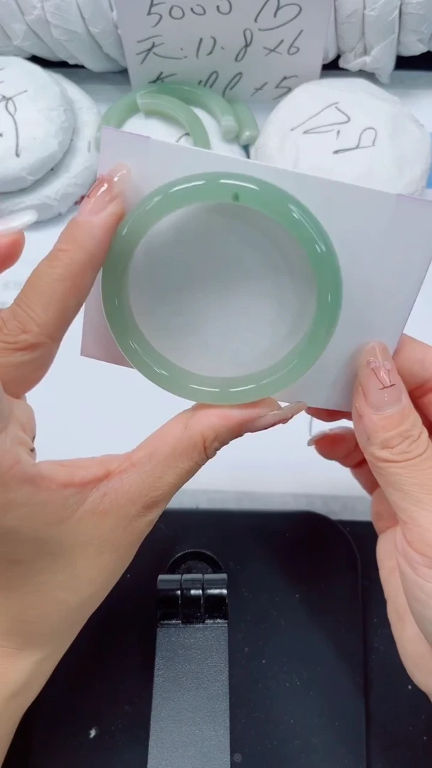 未镶嵌手镯石英质玉77-53