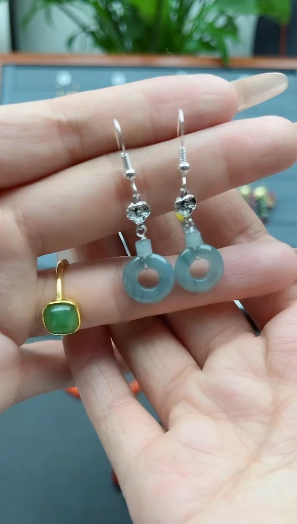 【闪购商品】翡翠耳饰银S925镶嵌6A平安扣