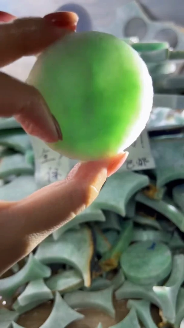 颈饰未镶嵌翡翠裸石翡翠缅甸翡翠A货钟75