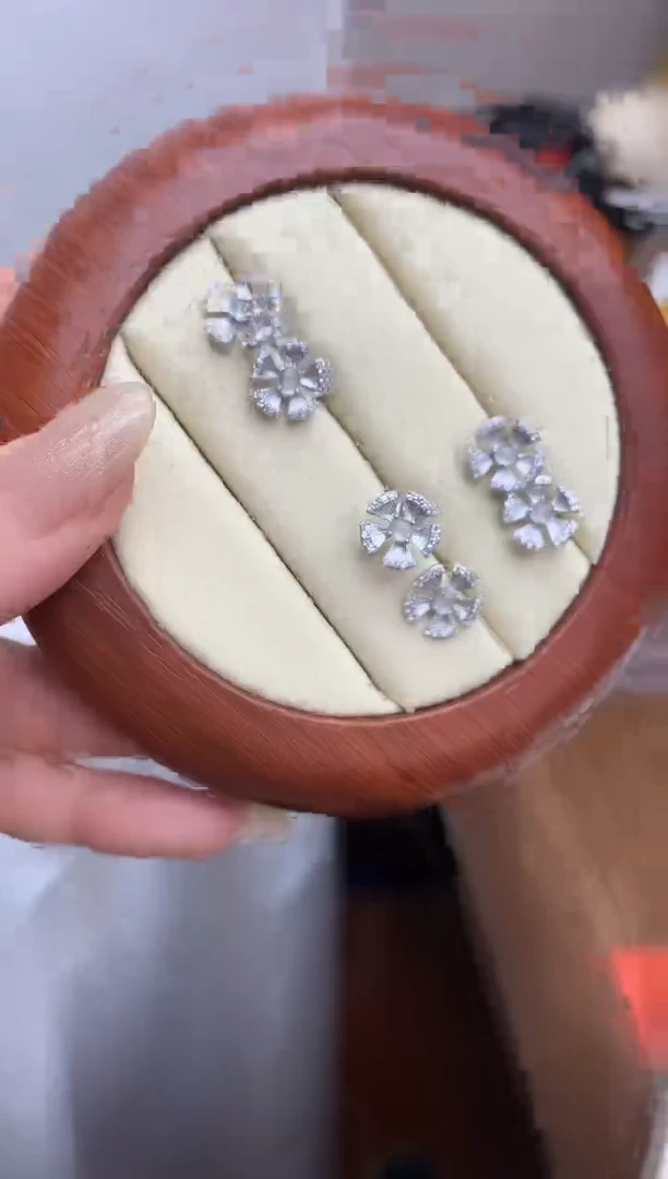 【闪购商品】翡翠耳饰银S925镶嵌耳钉 多样性发（1件）