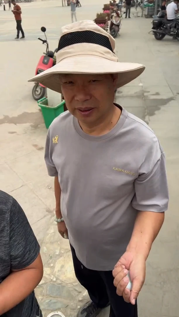 未镶嵌和田玉（糖玉）挂件和田玉