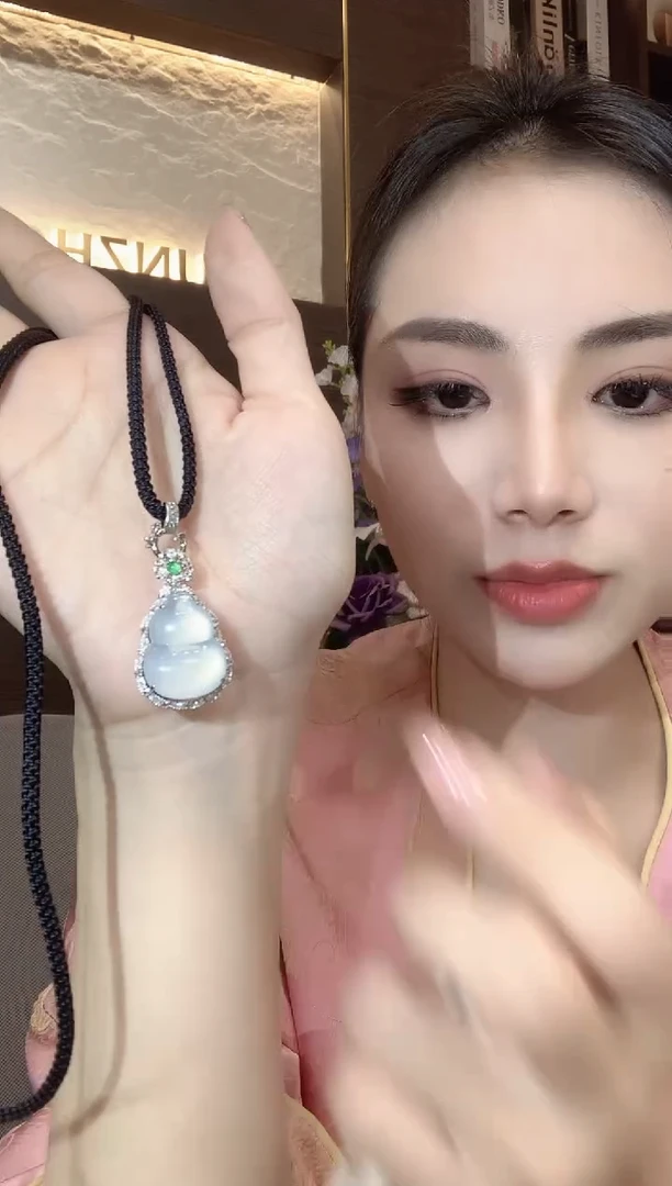 吊坠(不含链)18K金镶嵌翡翠D40