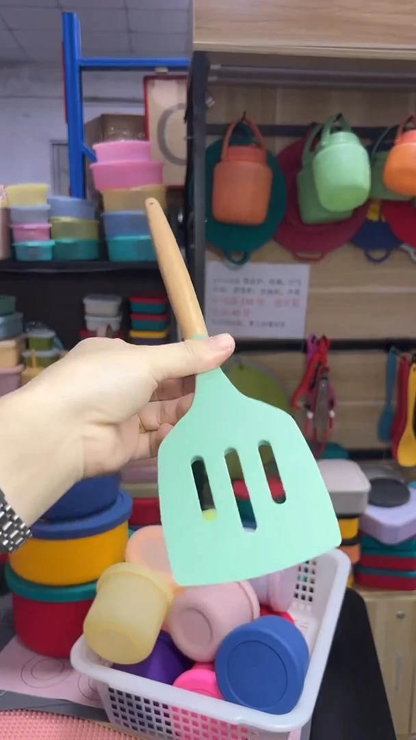 果绿1- 木柄漏铲