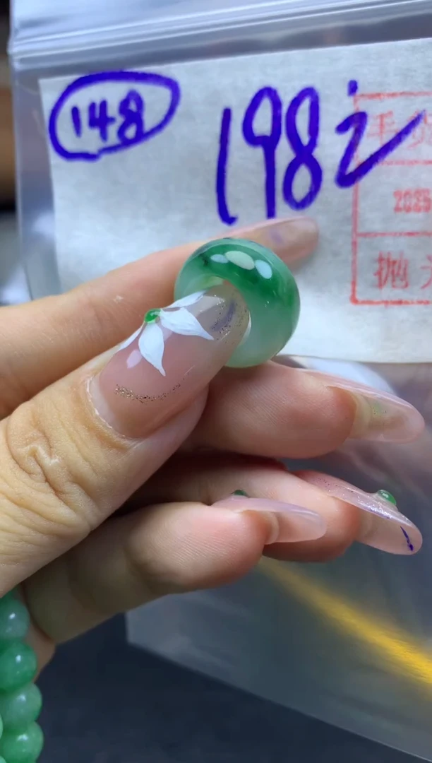 定制翡翠未镶嵌148桶珠208元毛货需精细抛光