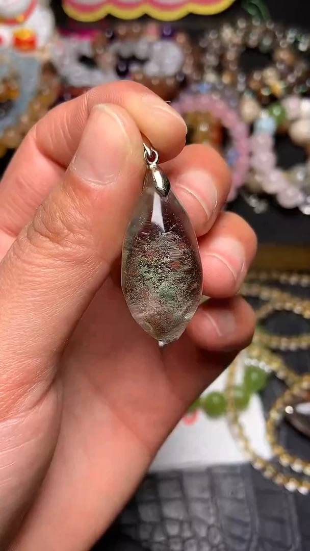 【闪购商品】水晶吊坠(赠链)未镶嵌52