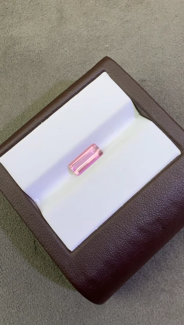 未镶嵌珠宝半成品碧玺1.5ct