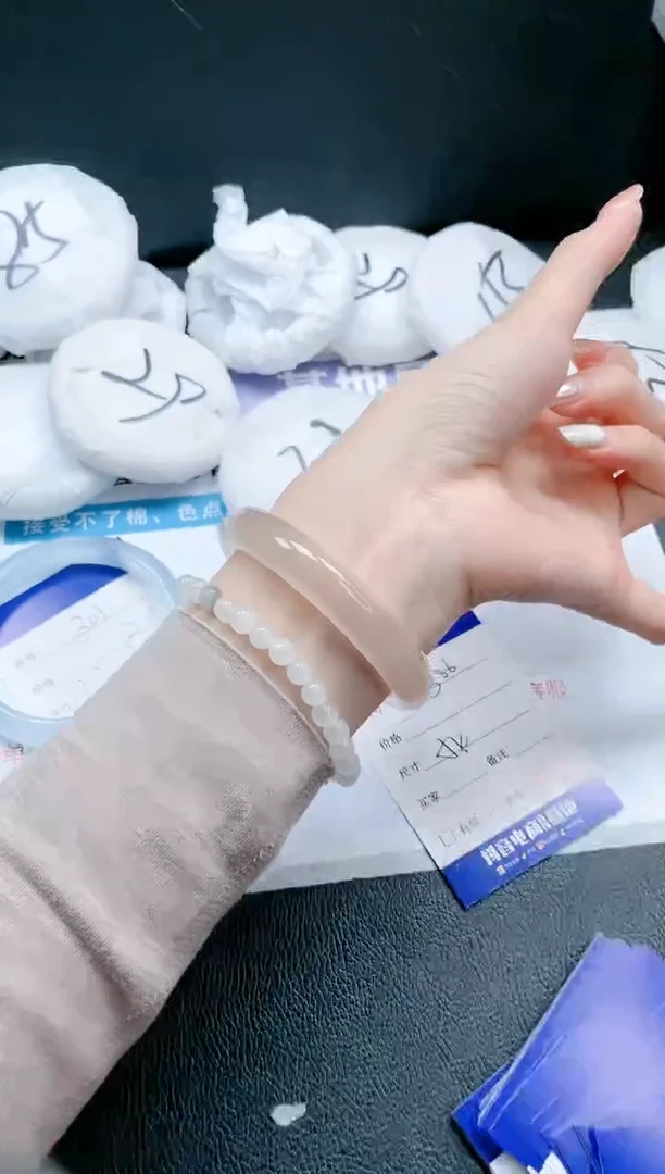 【闪购商品】石英质玉手镯未镶嵌 冰裸粉手镯-54