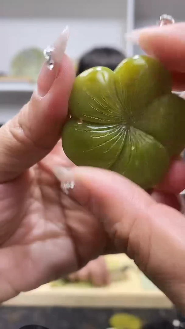 未镶嵌岫玉吊坠