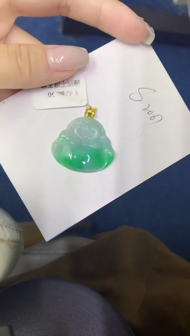翡翠18K金镶嵌颈饰缅甸天然翡翠A货