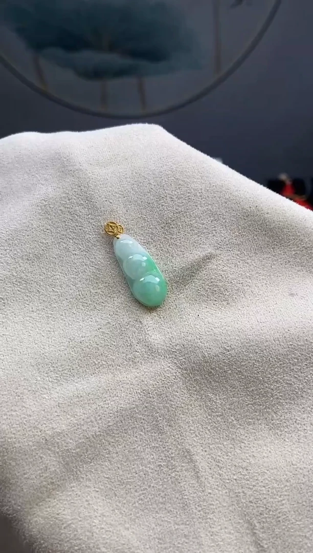 【闪购商品】翡翠颈饰18K金镶嵌2408111856 CYX 翡翠福豆