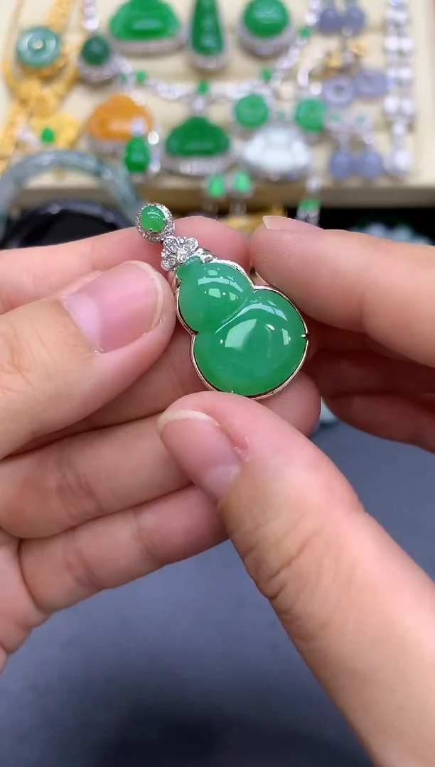 颈饰18K金镶嵌翡翠308-中国好珍宝