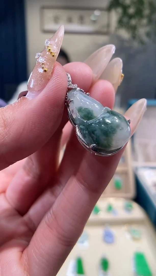 【闪购商品】翡翠吊坠(不含链)银S925镶嵌葫芦