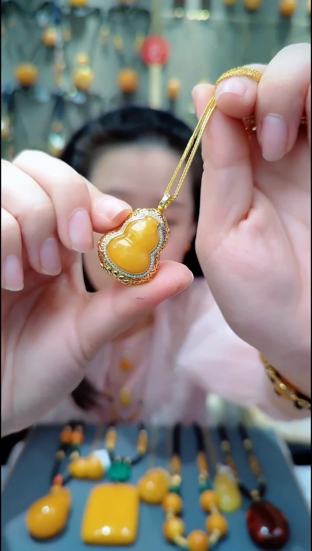 蜜蜡银S925镀金镶嵌珠宝奇石﹣A218蜜蜡吊坠