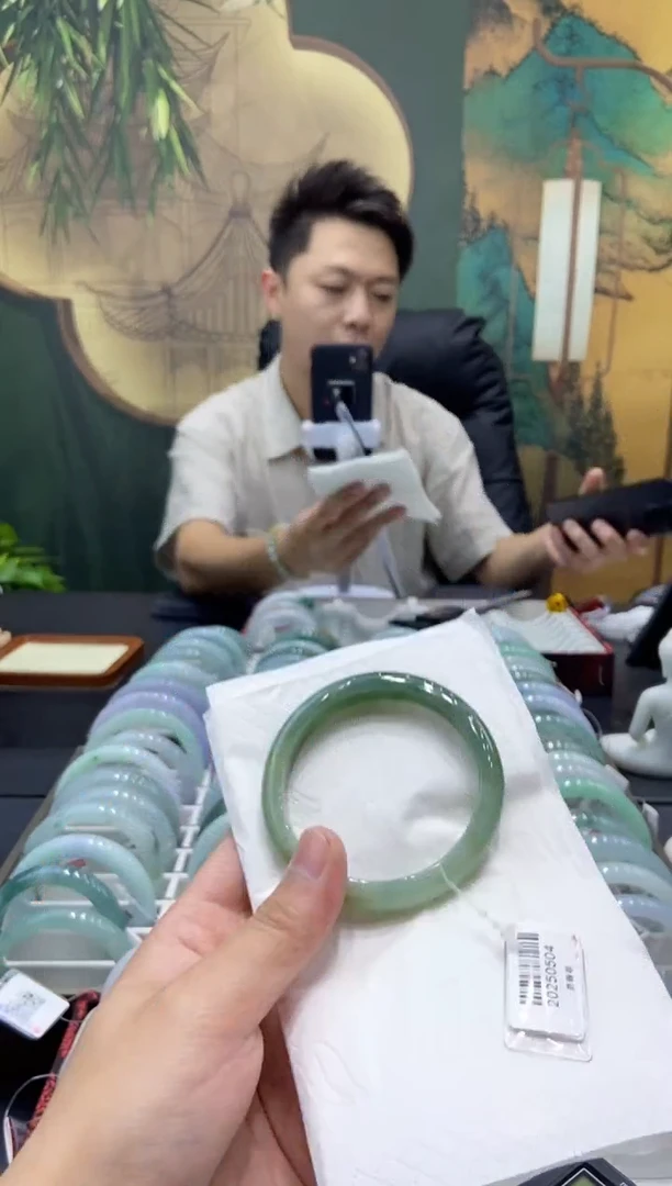 未镶嵌手镯翡翠8082****