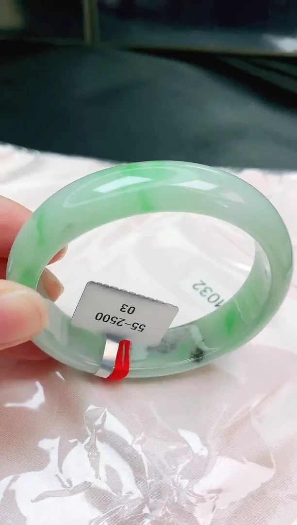 未镶嵌手镯翡翠缅甸天然A货翡翠手镯