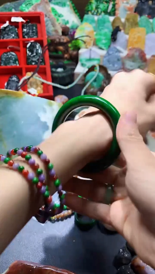 颈饰未镶嵌翡翠南**巅天然A货翡翠