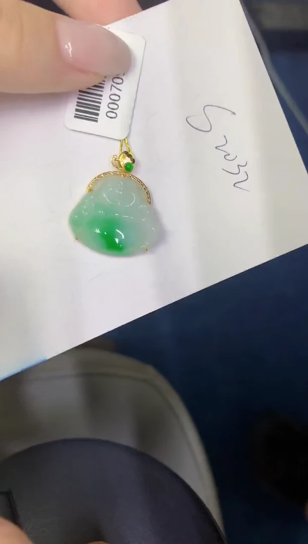 翡翠18K金镶嵌颈饰缅甸天然翡翠A货