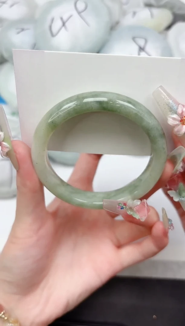 未镶嵌手镯石英质玉241-56.8