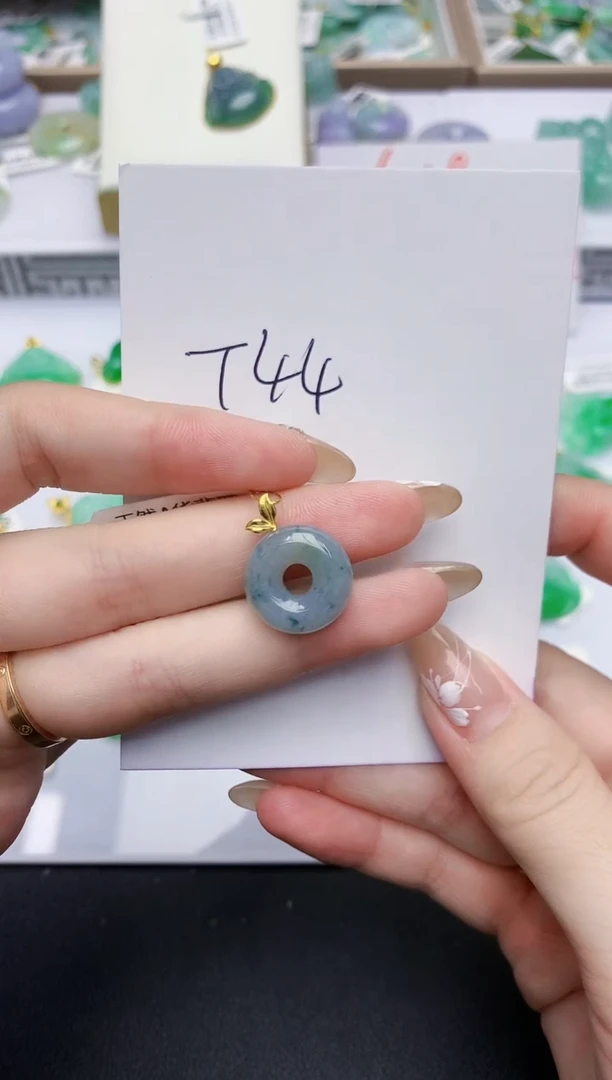 翡翠18K金镶嵌颈饰天然缅甸A货翡翠