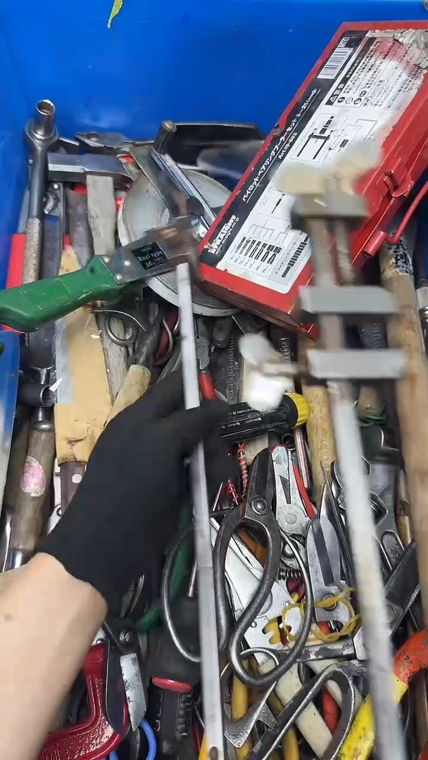 随*五金工具钳子剪子等40