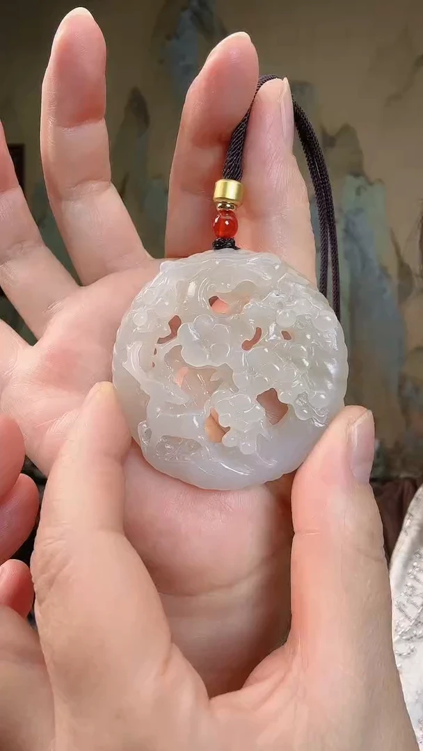 颈饰未镶嵌和田玉.