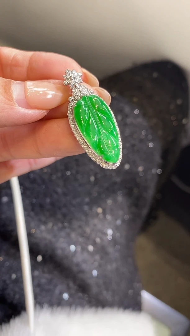 吊坠(不含链)18K金镶嵌翡翠叶子