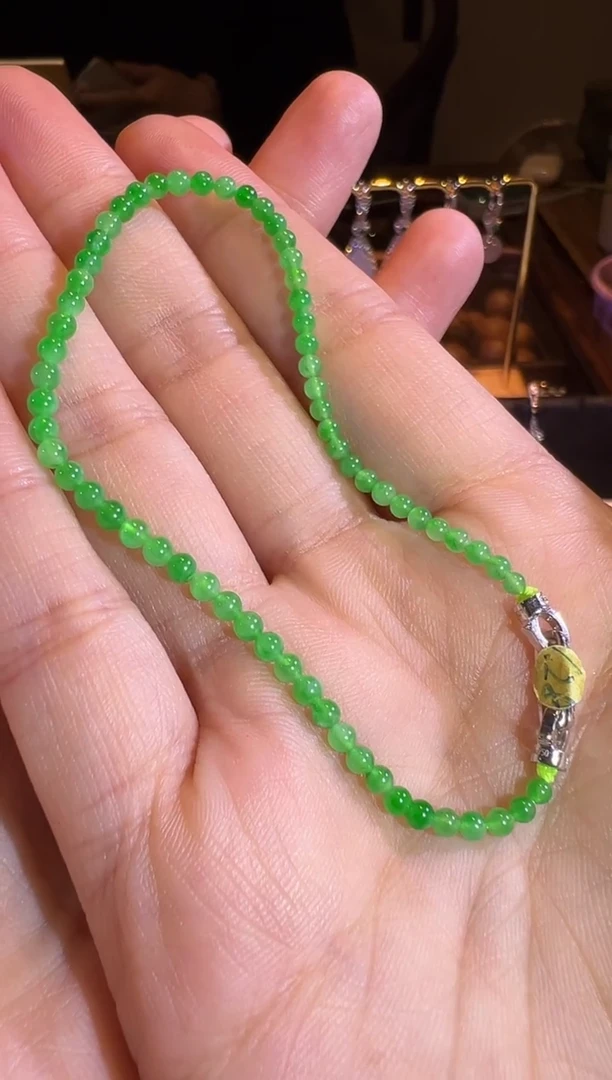 【闪购商品】翡翠手链18K金镶嵌高冰阳绿小米珠手链