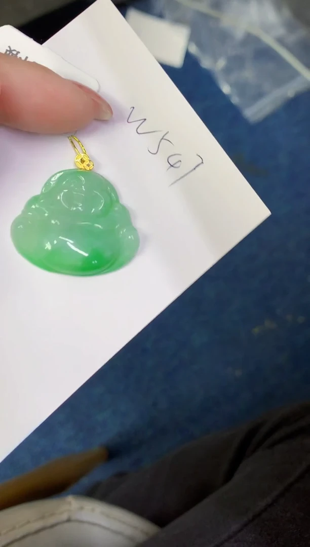 翡翠18K金镶嵌颈饰缅甸天然翡翠A货