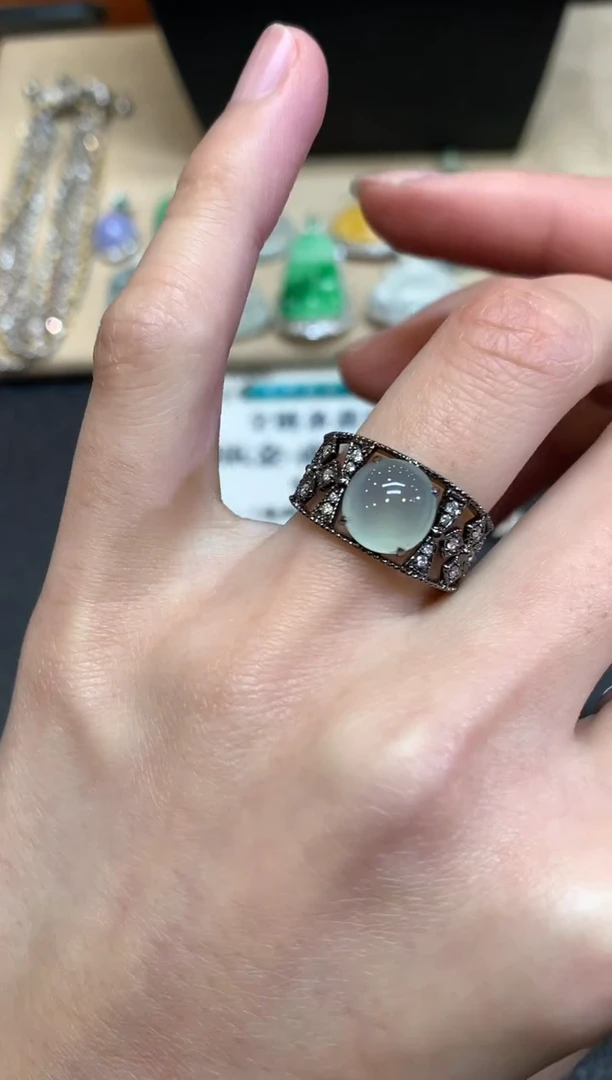 【闪购商品】翡翠戒指18K金镶嵌蛋面【无服务费】