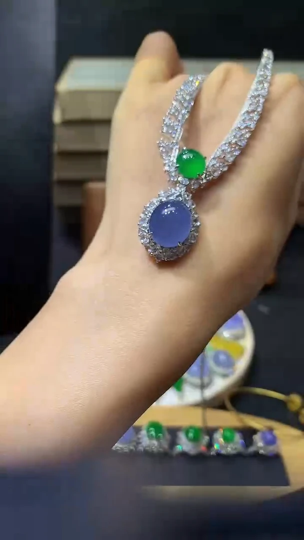 翡翠18K金镶嵌套链团购