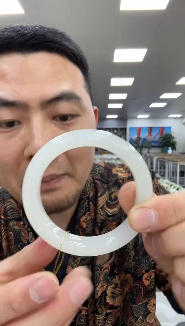 【闪购商品】和田玉手镯未镶嵌58  073