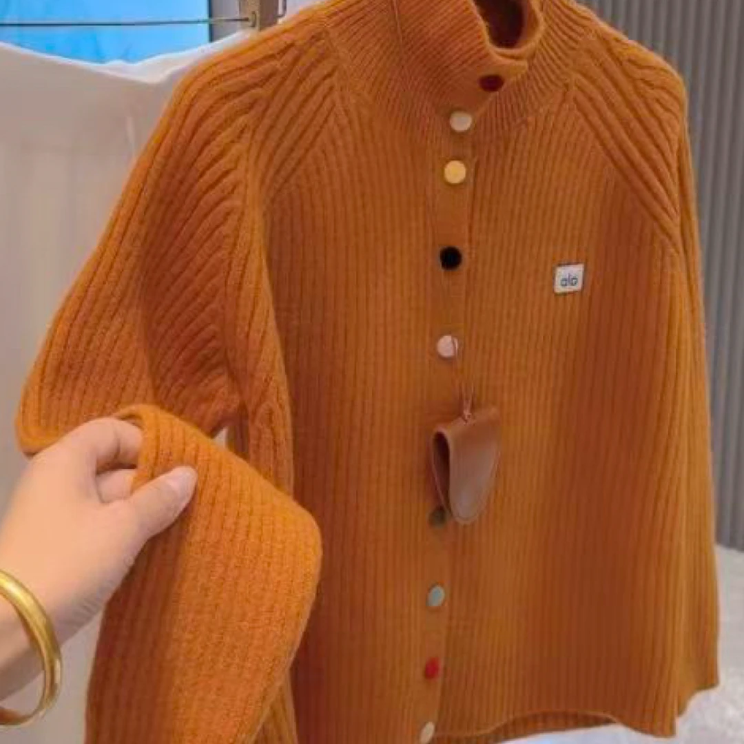 韩版温柔风彩色纽扣小标翻领针织开衫毛衣女秋冬洋气百搭针织上衣